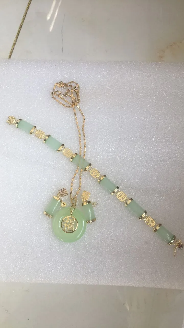Naturlig Grön Jade Jadeit Circle Donut Pendant Set Armband Lenght 18.5cm Örhänge 26 mm halsband 46cm