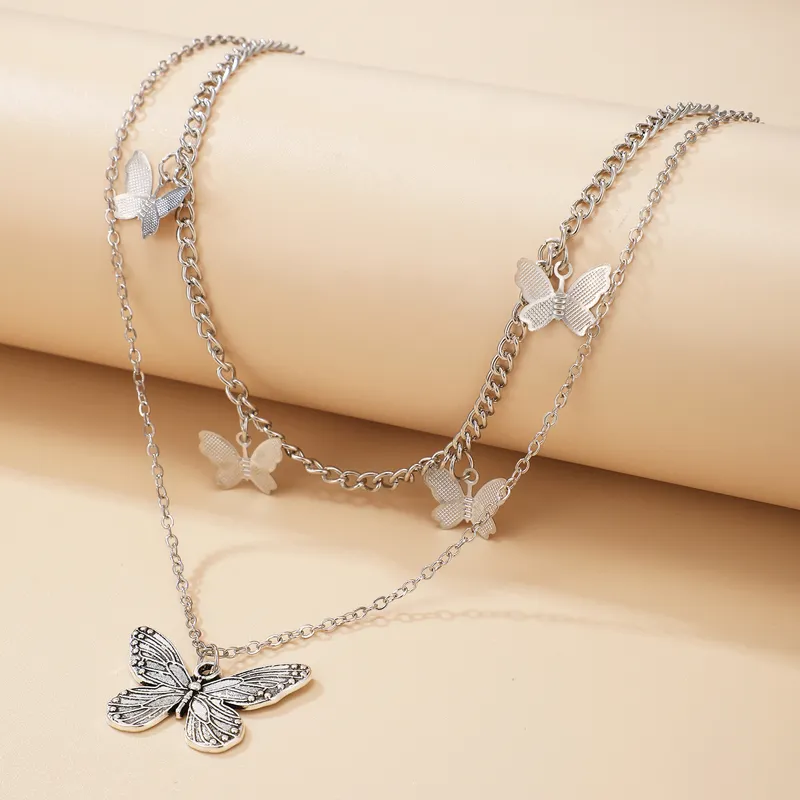 Pretty Butterfly Hänge Halsband för kvinnor Vintage Silver Färg Multi-Layer Tassel Alloy Metal Justerbara Smycken