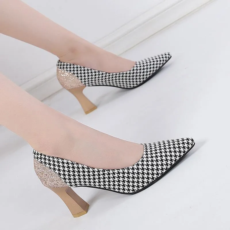 Kleidschuhe Houndstooth Nude Colored Pointed High Heel 2021 Frühling Pailletten Dick Shallow Mouth Single Women All-Match