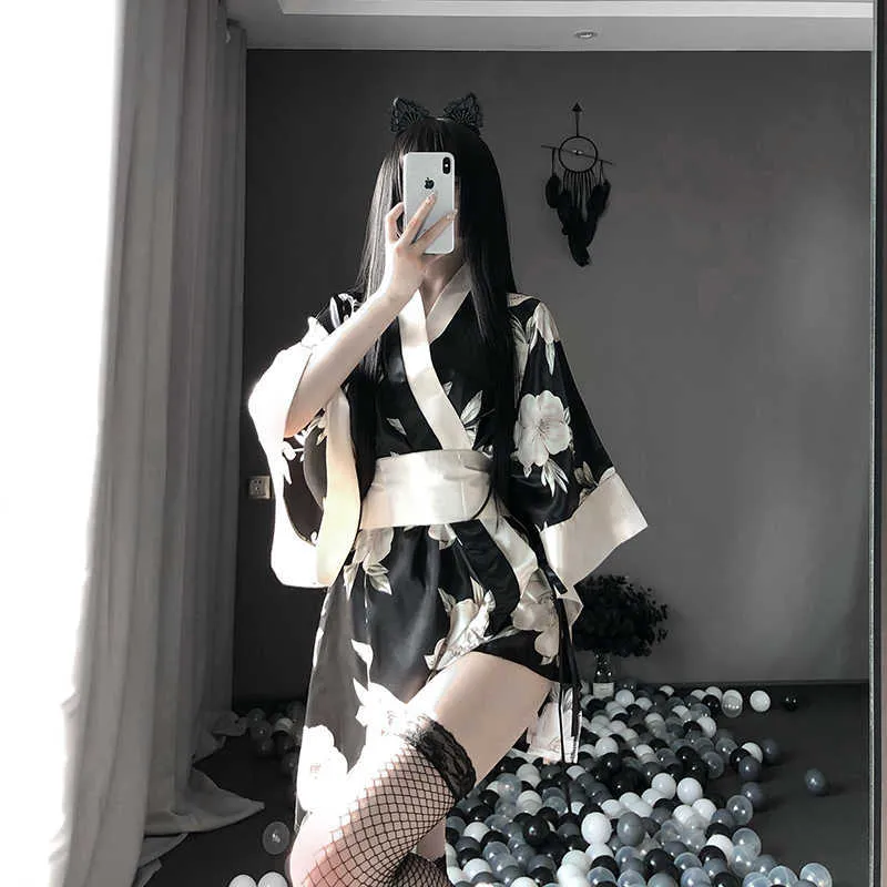Sexy Sakura Kimono Belle Japonaise Uniforme Robe Floral Peignoir Robe De Nuit Courte pour Femmes Robe 210924