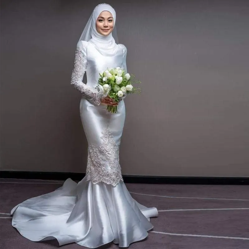 Muzułmańska Plus Size Syrenki Suknie Ślubne Długie Rękawie Aplikacje Arabski Dubai Court Train Satin Bridal Suknie Robe de Soirée Mariage