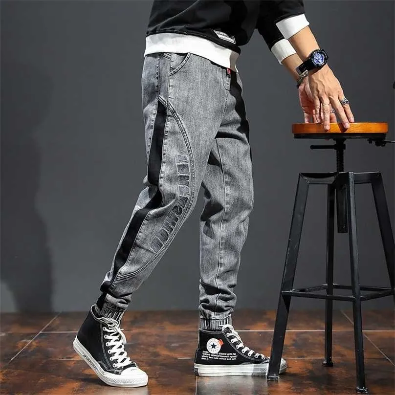 Pantalons de mode pour hommes Bande élastique Surpoids Jeans de grande taille Pantalons de cow-boy Homme à la mode Patchwork Streetwear Plus Homme 211111