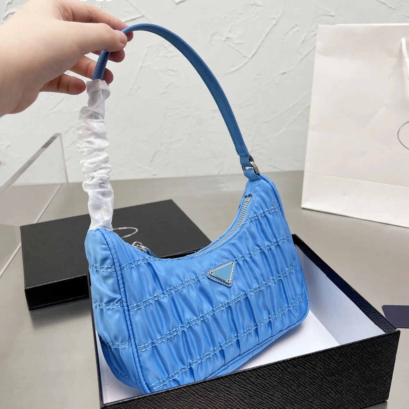 Pläterade påsar mode en axel underarmsäckar designer handväskor messenger väska enkla damer handväska nylon läder plånböcker