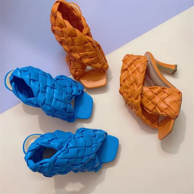 Hot Sale-2021 Fashion Weave Läder Högklackat Skor Kvinnor Sandaler Lyxig designer Damer Pumpar Kvadrat Toe Kvinna Strand Sandaler Slides