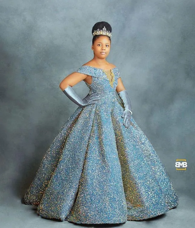 Blue Sparkly Princess Ball Jurk Little Flower Girl -jurken Off Shoulder Ploes Floor Lengte Eerste Communie meisjes optochtjurk op maat gemaakte s