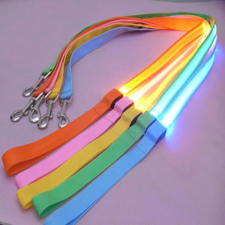 120 cm LED Glow Dog Leash Nylon Harness Lashes Pet Filhote de Treinamento Treinamento Cães Chumbo Corda Do Carro De Segurança De Segurança