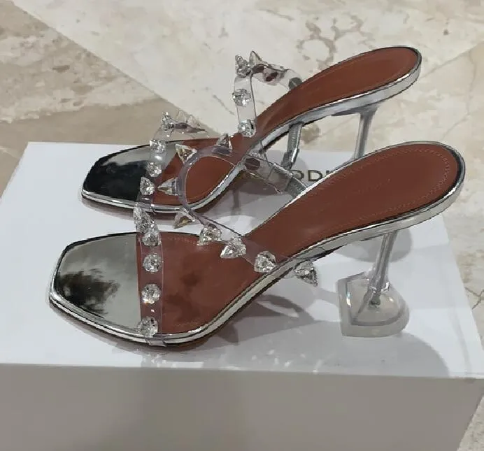 Fashion Season Shoes Amina Italy Muaddi Julia Transparent Pvc Spikes Slide Sandals Julia Glass Slippers