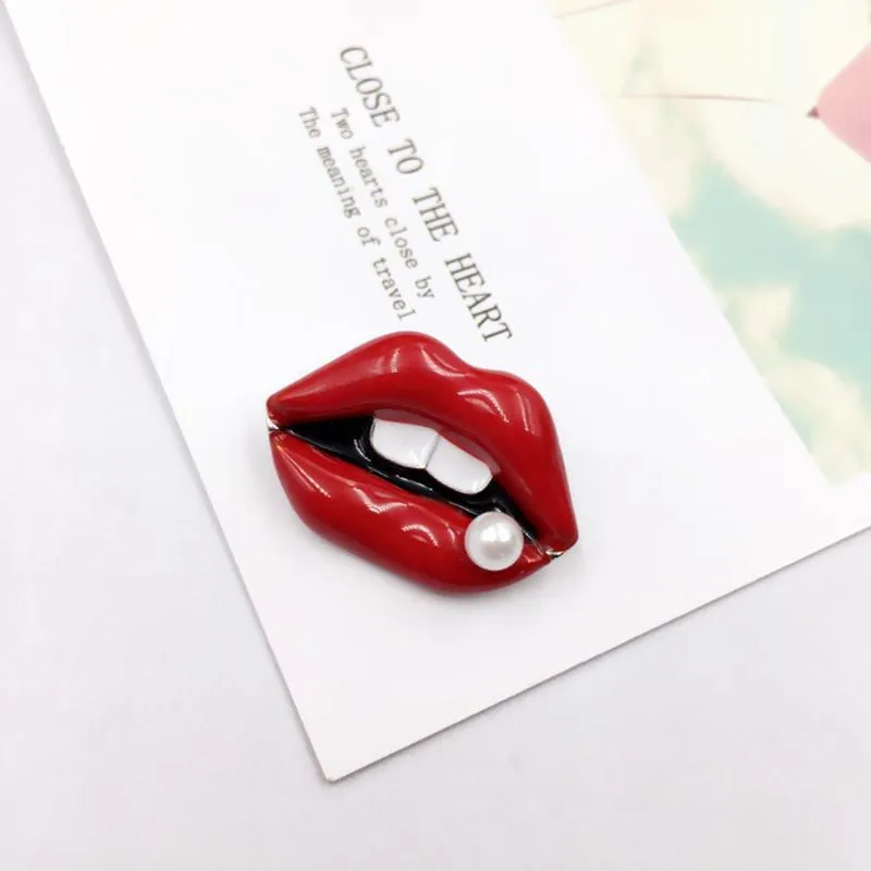 Pins, Brooches Donia Jewelry Fashion Exaggerated Sexy Pearl Red Lips Brooch Pin Ladies Enamel Shirt Collar Needle Coat High-end Gift