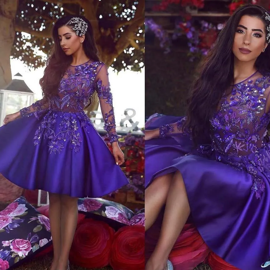 Robes Purple Prom 2021 Manches longues en dentelle Crystaux perles de perles Satin Satin Faire de la soirée de soirée