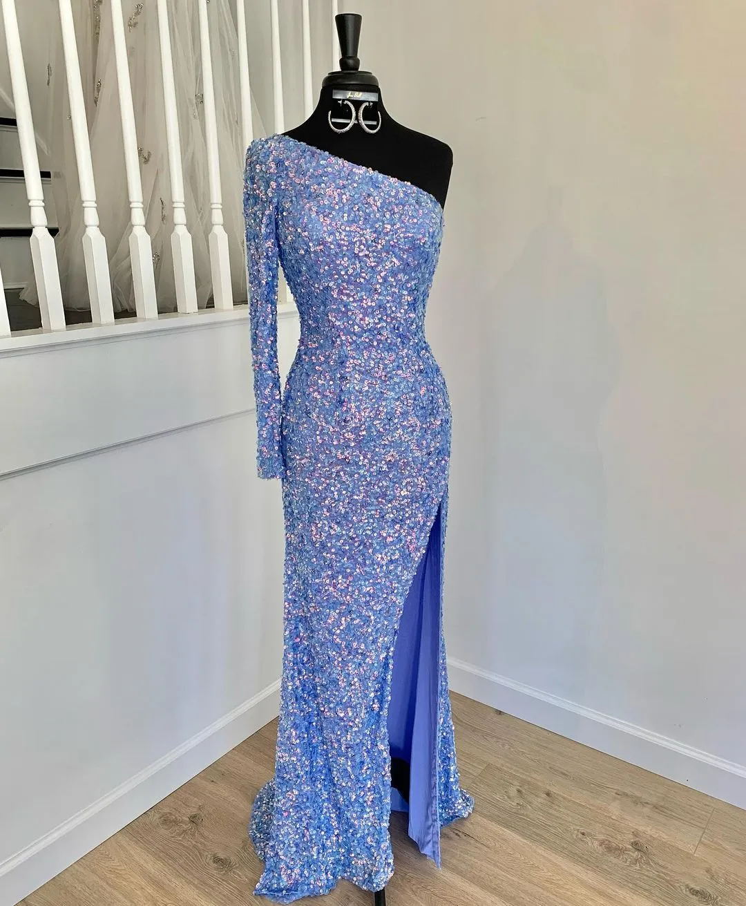 knee length dresses for ladies Gorgeous A-line One Shoulder Long Sleeve Sparkle Sequin Prom Dresses, FC4389 main image 0