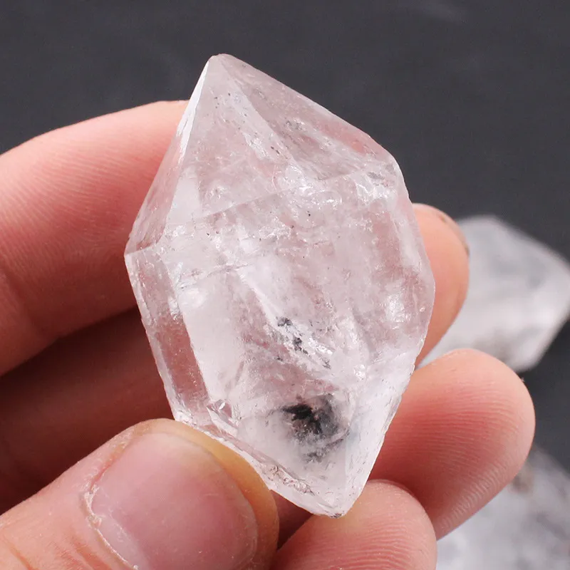 Natuurlijke witte Crystal Original Steen Dubbelpunt Kolom Ornament Flash Diamond Divination Meditatie Zuivering Degaussering Energie
