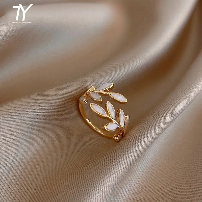 Kreativ bladgrenform öppen ring för kvinna mode koreanska finger smycken lyx bröllopsfest flickas ovanliga ringar