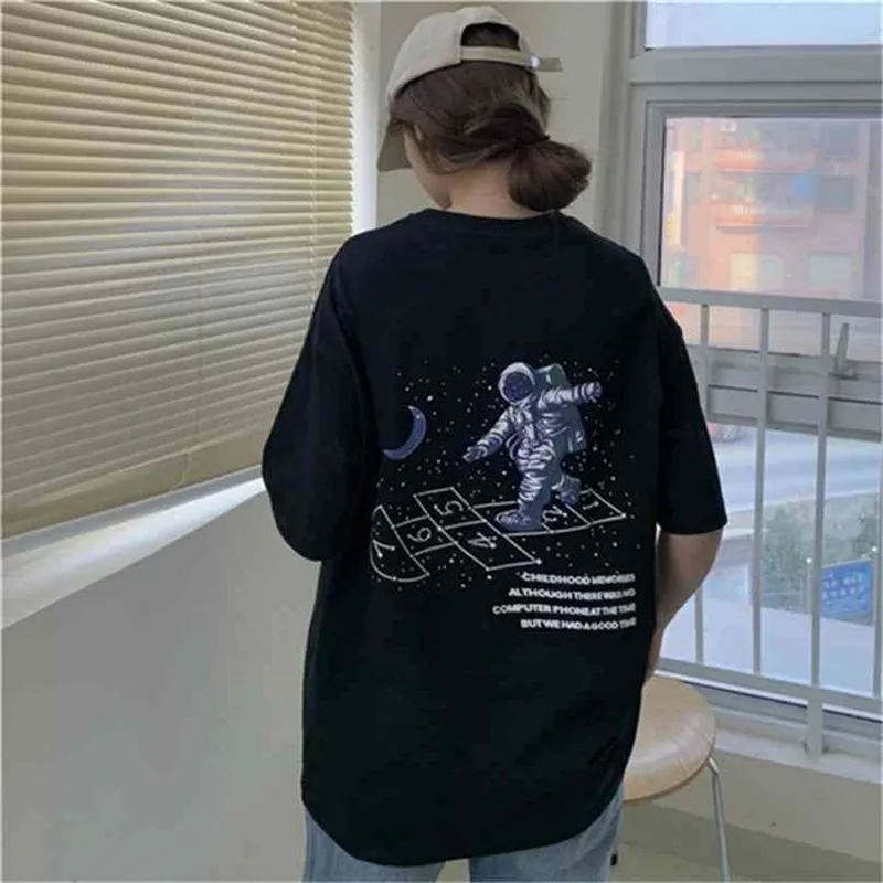 Astronaute d'été Lettre imprimée Casual Lâche All Match Basic Mode Manches courtes O-Cou Femmes Top T-shirts Femme T-shirts 210720