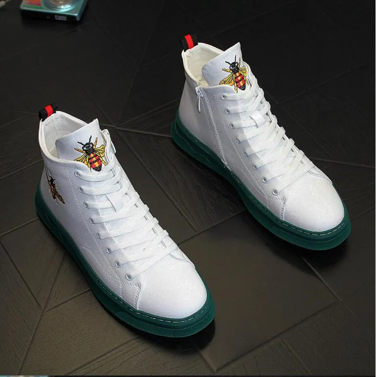 Honeybee embroidery or trend of Korean edition boots new style green white is recreational man High top embroidered lace-up shoes