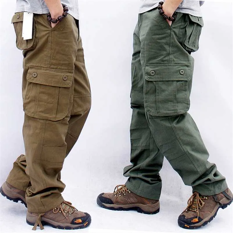 Pantalones de carga para hombres Casual Multi Bolsillos Pantalones tácticos militares Outwear masculino Pantalones rectos sueltos Pantalones largos Tallas grandes 44 220108