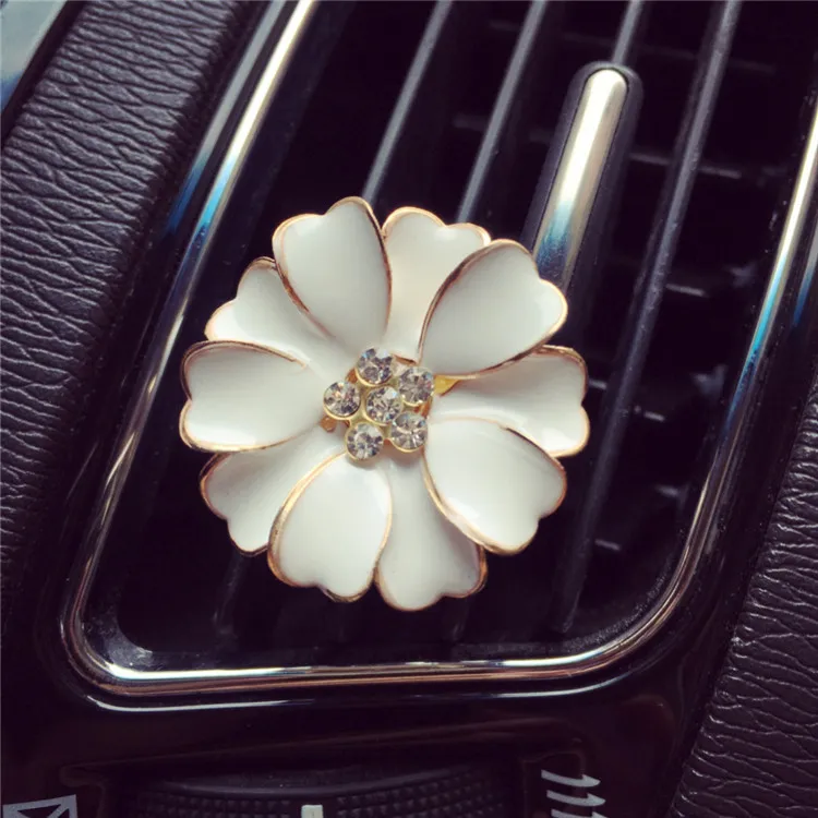 Hot Sell Car Perfume Clip Home  Oil Diffuser For Car Outlet Locket Clips Flower Auto Air Freshener Conditioning Vent Clip