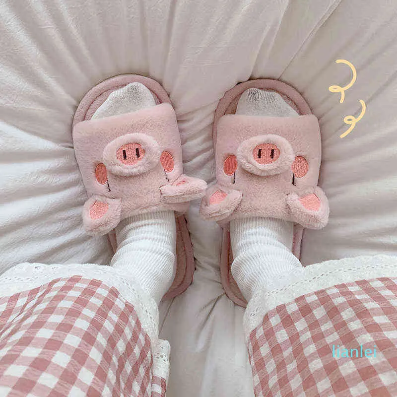 winter Women Lovely Cartoon Pig Soft Plush Slides Flat Heel Footwear Flip Flops Indoor Outside Slippers Home Warm Fur Shoe 211223