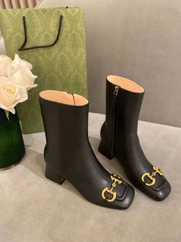 2021 top quality women's boots fashion horse clasp real leather black and white zipper high heels autumn Martin Knight boot show banquet women shoes