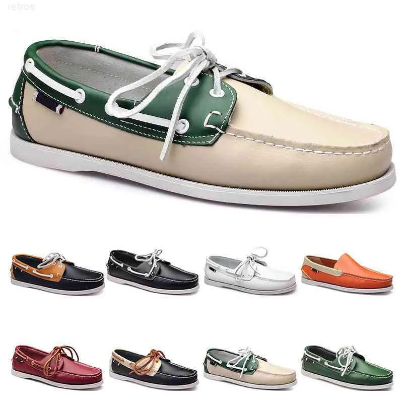الأحذية التي تعمل بالجلد الرجالي الساخنة 2023 البريطانية على الطراز البريطاني الأسود أبيض بني أخضر صفراء حمراء أزياء في الهواء الطلق مريحة للتنفس