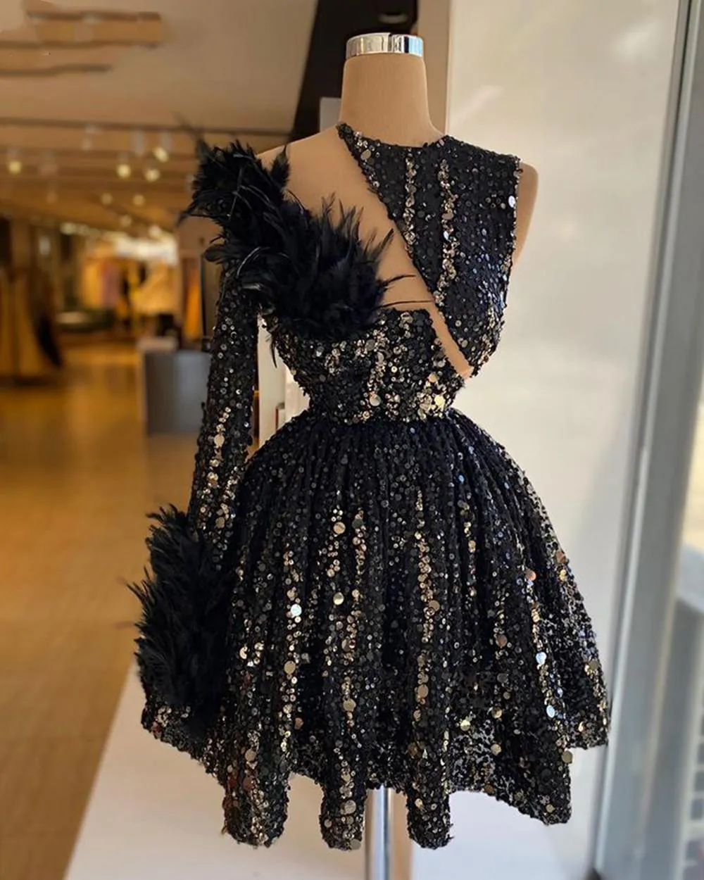 Sparkly Feather Cocktail Evening Dresses Single Long Sleeve A Line Luxury Beaded Black Sequined African Women Short Formal Party Gowns Prom Dress