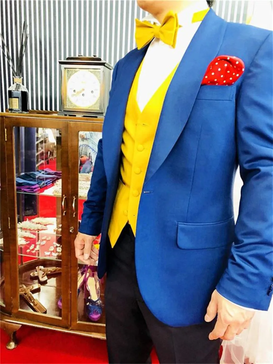 Anpassa en knapp Handsome Shawl Lapel Groom Tuxedos Män Passar Bröllop / Prom / Dinner Man Blazer (Jacka + Byxor + Tie + Vest) W913