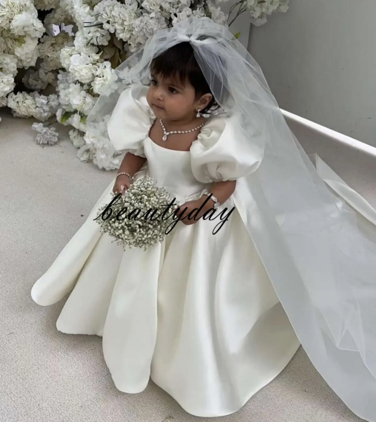 2022 Ivory Vintage Flower Girls' Dresses Baby Infant Toddler Baptism Clothes Satin Ball Gowns Birthday Party Dress Custom Made Puff Sleeve With Tail