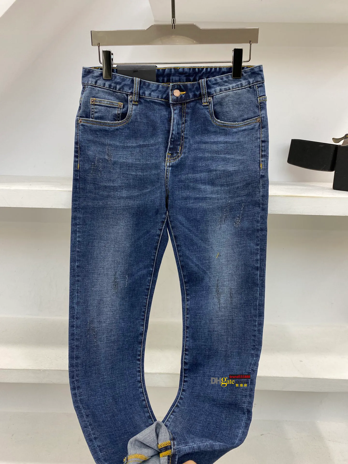 New designer jeans for 2021 fall and winter are stylish comfortable slightly elastic slim-fit luxurious high-quality mens handsome jeans