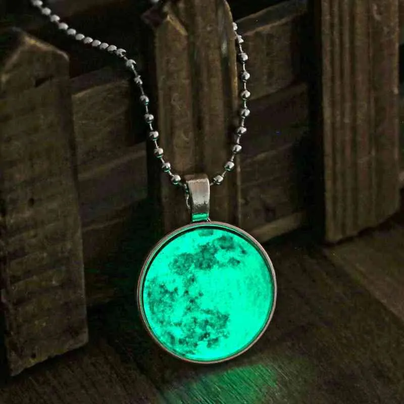 Vintage Long Moon Glow In The Dark Necklace Glow Moon Naszyjnik Dla Kobiet Biżuteria Cabochons Księżycowy Wisiorek Fluorescencja Light G1206