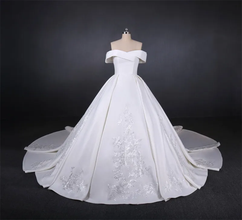 Элегантное красивое свадебное платье без рукавов Appliques Pown a Line Bridal Sweep Train High-End Custom Maste Slicpless Chast