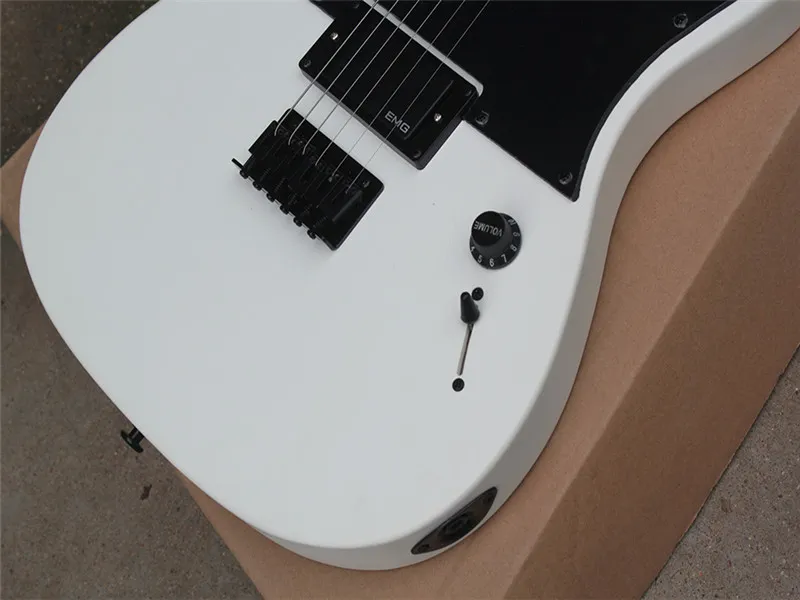 ギター Dean EMG Dean Guitars 6 String ZX Quilt Maple Electric Guitar, Trans