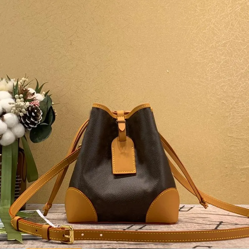 كلاسيكي قديم نمط دلو حقيبة زهرة مادة الجلود حقيبة يد السيدات CROSSBODY الرباط حقائب الموضة العودة محفظة