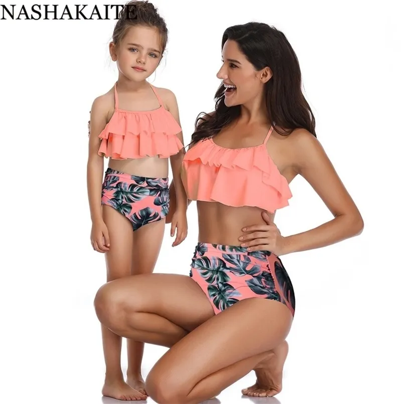 NASHAKAITE Maman et moi Maillot de bain Feuille Imprimer Bikini à volants Ensemble Summer Beach Holiday Family Look Maillot de bain Maman Fille 210724