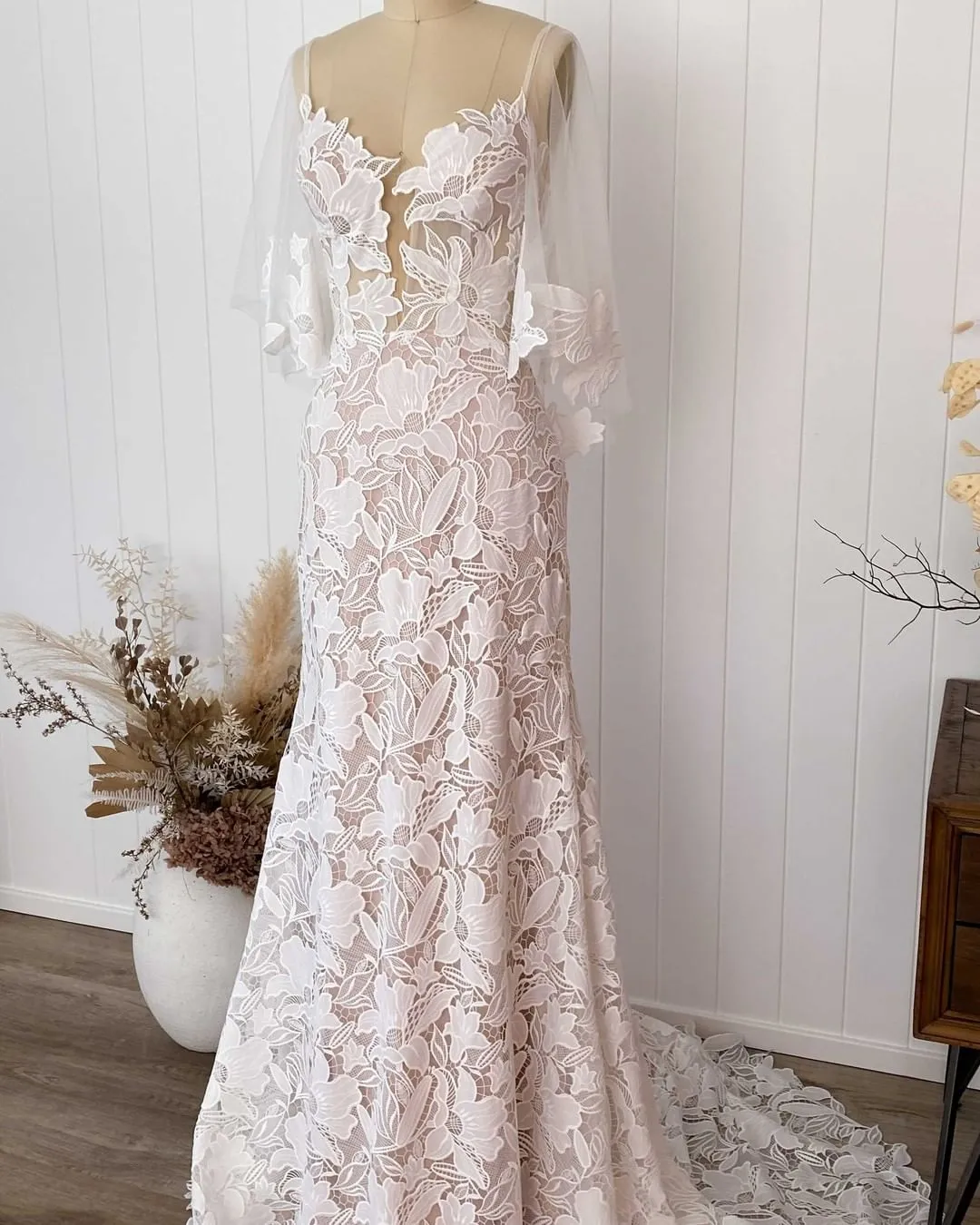 knee length dresses for ladies Retro wedding bridal dress Column illusion neck long sleeve lace applique wedding  dresses with train – Dbrbridal main image 1