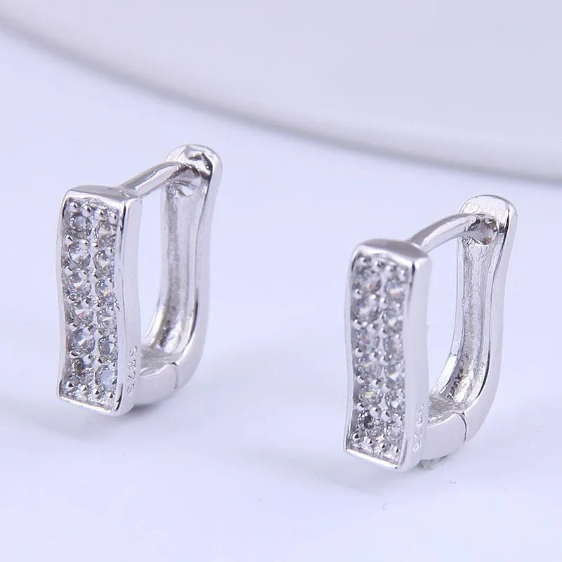 HOOP HUGGIE FASHION ZIRCON SMALL EAR CUFF EARRINGS Toppkvalitet Ladies Silver Färg för kvinnor Smycken Gift 2021