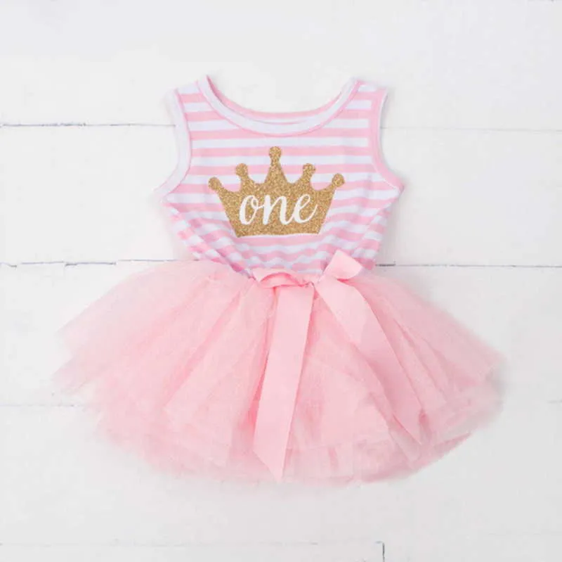 Detaljhandel baby flicka födelsedag klänning krona brev ärmlös stripe 1-2-3t sommar prinsessa tårta barn kläder e90287 210610