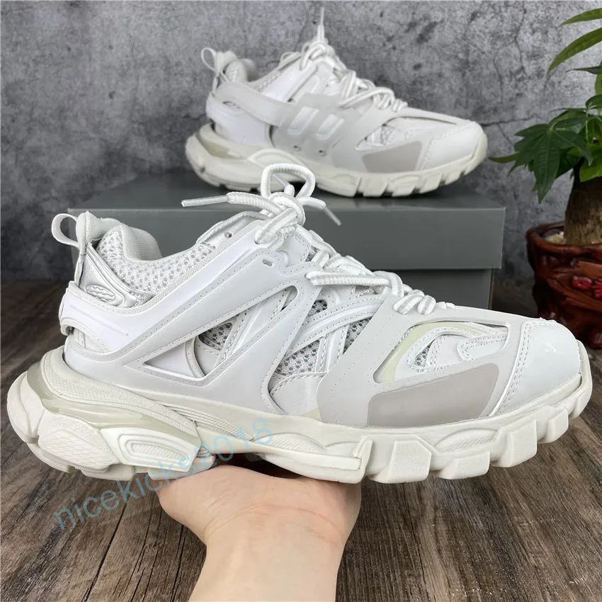 Triple S Hiking 3.0 Casual Shoes Man Woman Sneakers Lace-Up Mixed Colors Fashion Lace Up Grandpa Trainer Shoes Chaussures de sport Scarpe