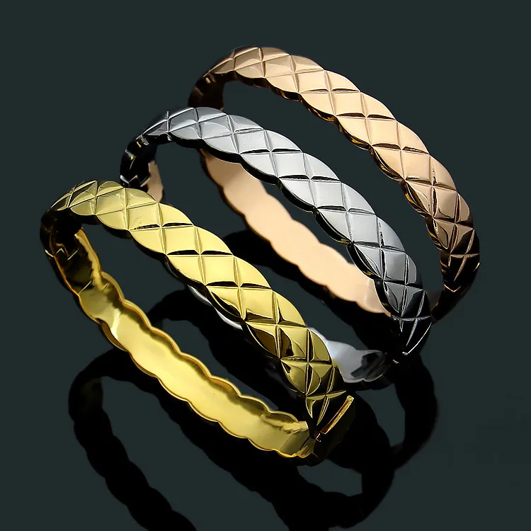 2021 Classic Design Rhomboid bracelets Gold Silver Rose Colors Women Bangles Titanium Steel Fashion Jewelry Gold Plated Bracelets Wholesale