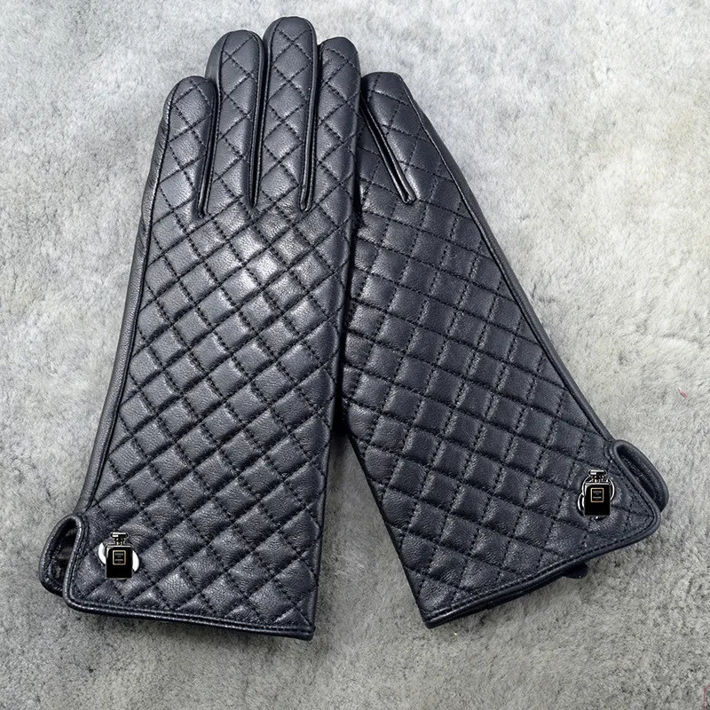 2021 Nouvelles gants en cuir pour femmes Automne / hiver Mode Mink Accessoires à écran tactile Écran extérieure Gants de peau de mouton chauds chauds