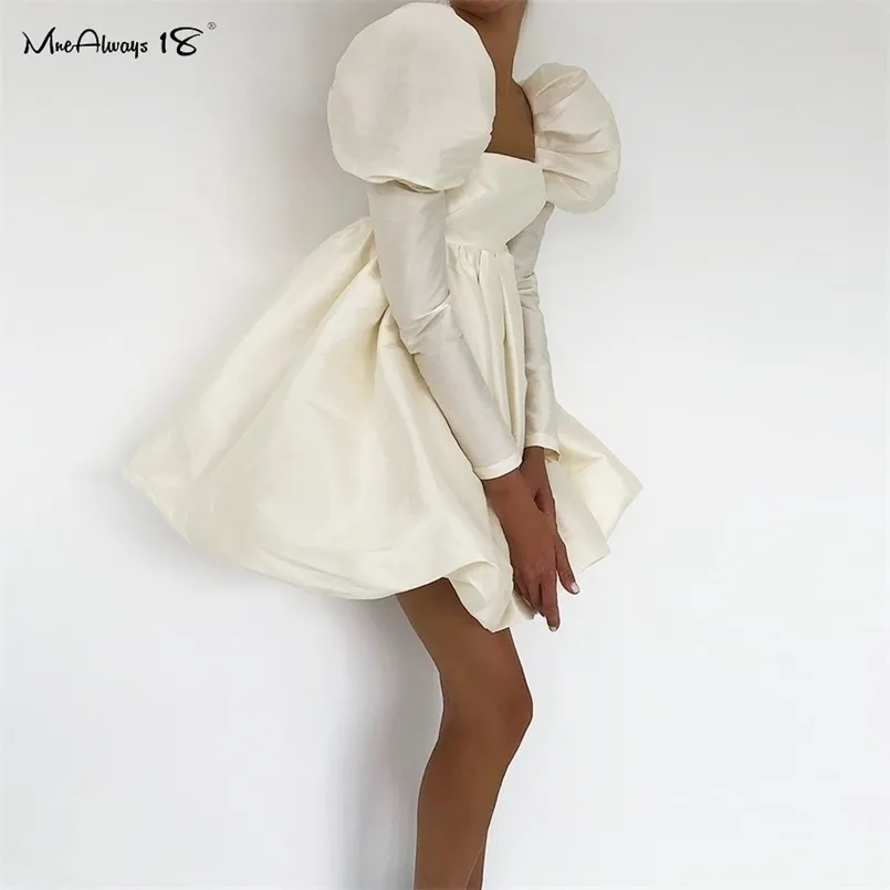 MNE18 Puff Sleeves Kvinna Party Dress Evening Chic Square Collar Ball Klänning Klänning Kort Beige Satin Klänningar Pläterade Dam 220311