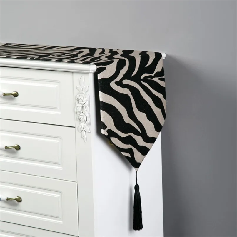 Light Luxury European Jacquard Zebra Pattern Table Runner Flag TV Cabinet Kitchen Dinner Cover 210628