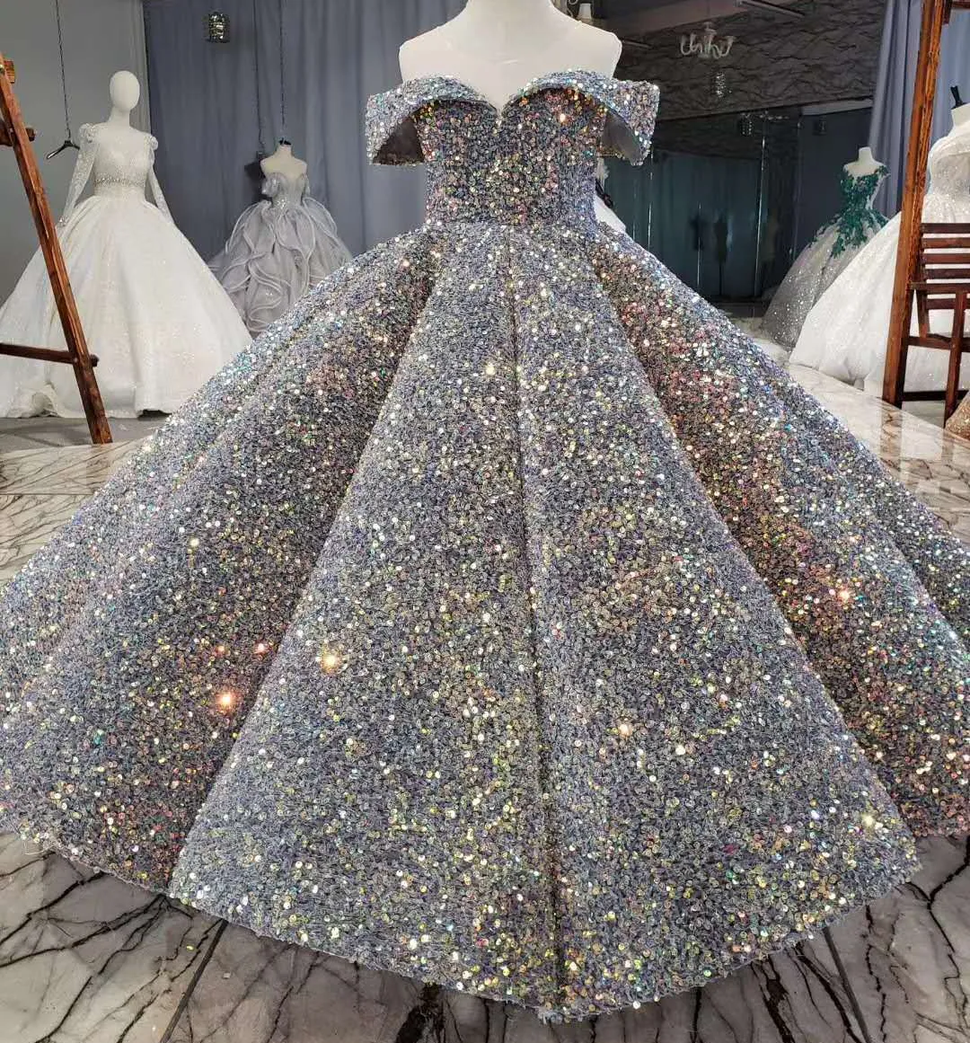 Abiti da spettacolo per ragazze con paillettes argento bling di lusso Abiti da ragazza di fiori increspati con spalle scoperte per abiti da ballo da sposa Abiti da festa per ragazze