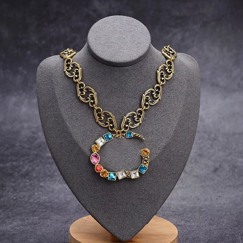 Vintage Colorful Diamond Necklaces Studs Designer Double Letters Studs Ladies Pendants Bracelet Crystal Color Earrings Jewelry Brithday Gift