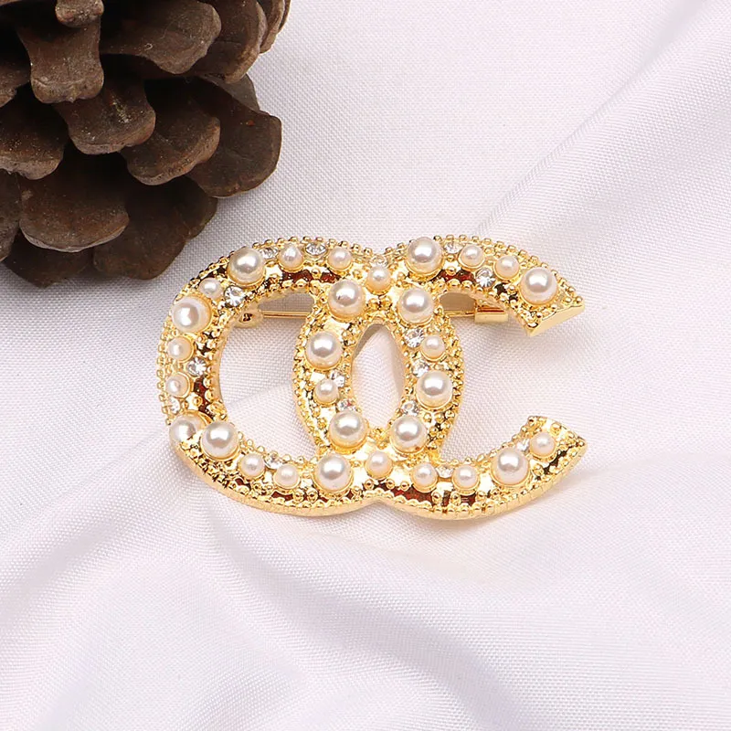 GG GG Design العلامة التجارية S Desinger Brooch Women Rhinestone Pearl Letter Stuil