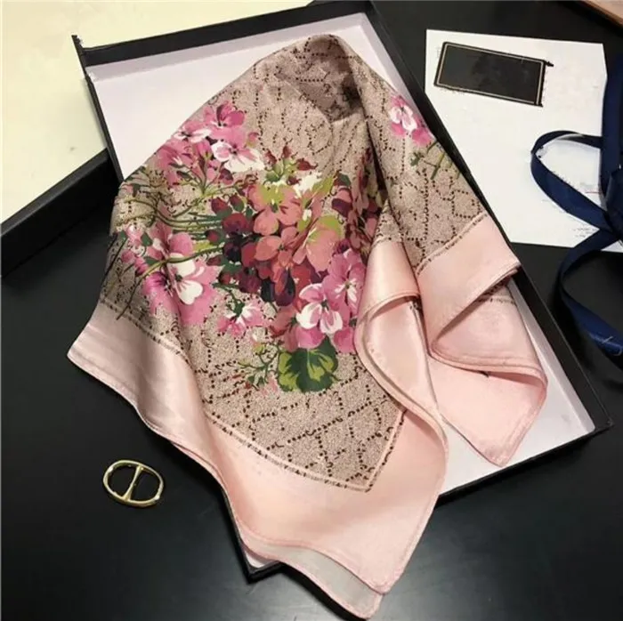 Spring and Summer Ladies Small Square Scarves 50*50cm Spring and Summer Fashion Luxury Twill Silk Scarves Multifunctional Headscarf