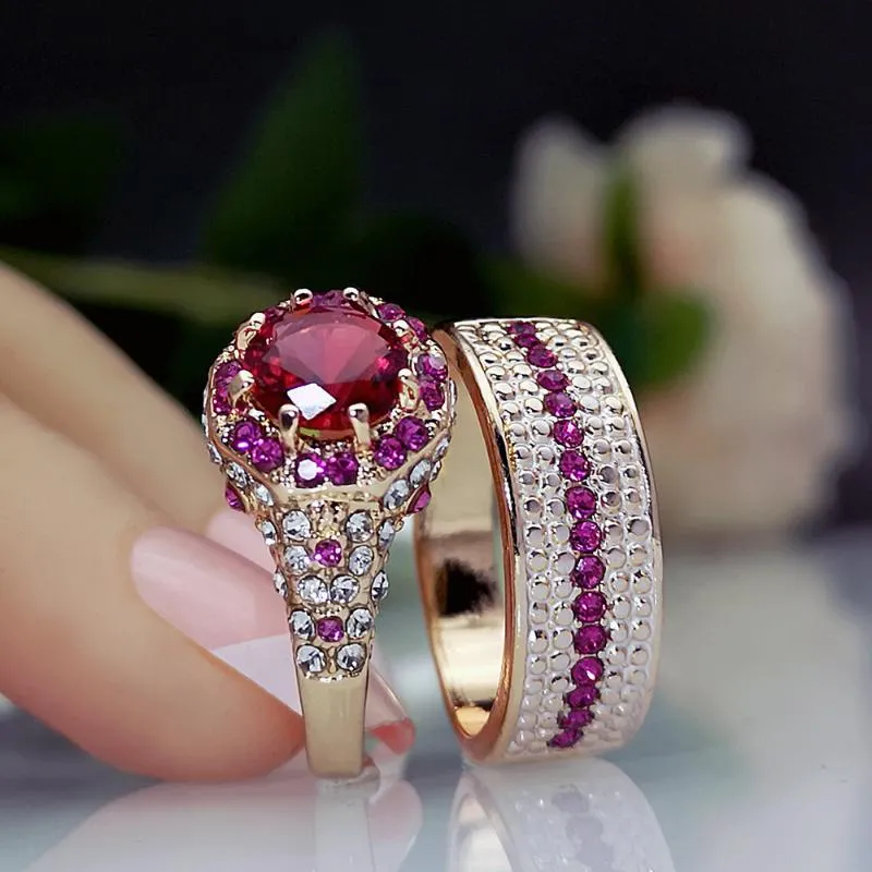 Fedi nuziali Set di anelli di fidanzamento in oro rosa vintage moda femminile cristallo tondo pietra di zircone rosso da sposa di lusso per le donne