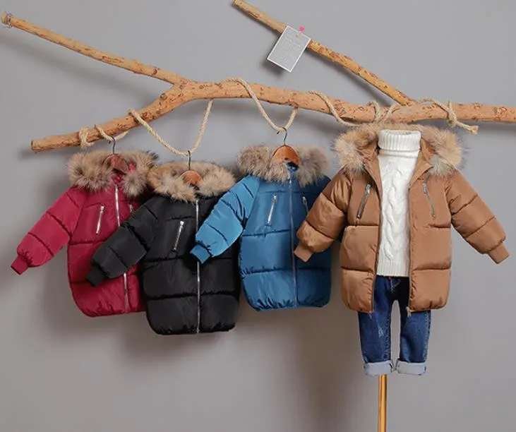 ファッション幼児男の子の女の子ダウンジャケットロングウォームキッズパーカー毛皮の襟フード付き子供冬の外出Z651