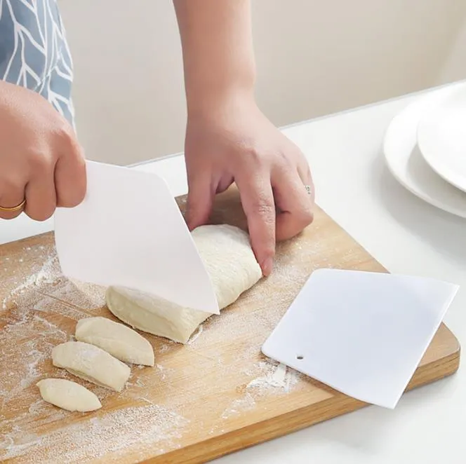 Ferramenta trapezoidal de plástico de grau alimentício raspador faça você mesmo faca de manteiga massa de bolo cortador de massa ferramentas de cozinha