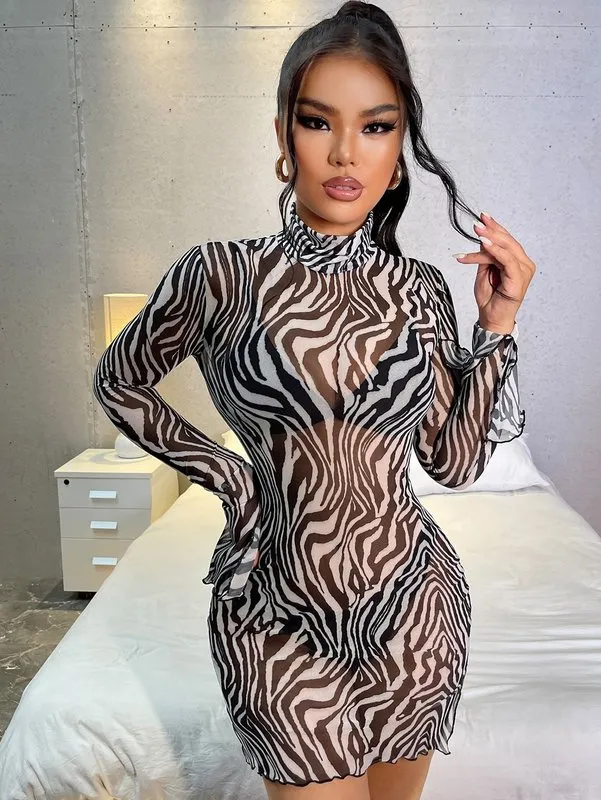 Zebra-gestreiftes, durchsichtiges, figurbetontes Mesh-Kleid mit geteiltem Saum ohne Dessous SIE