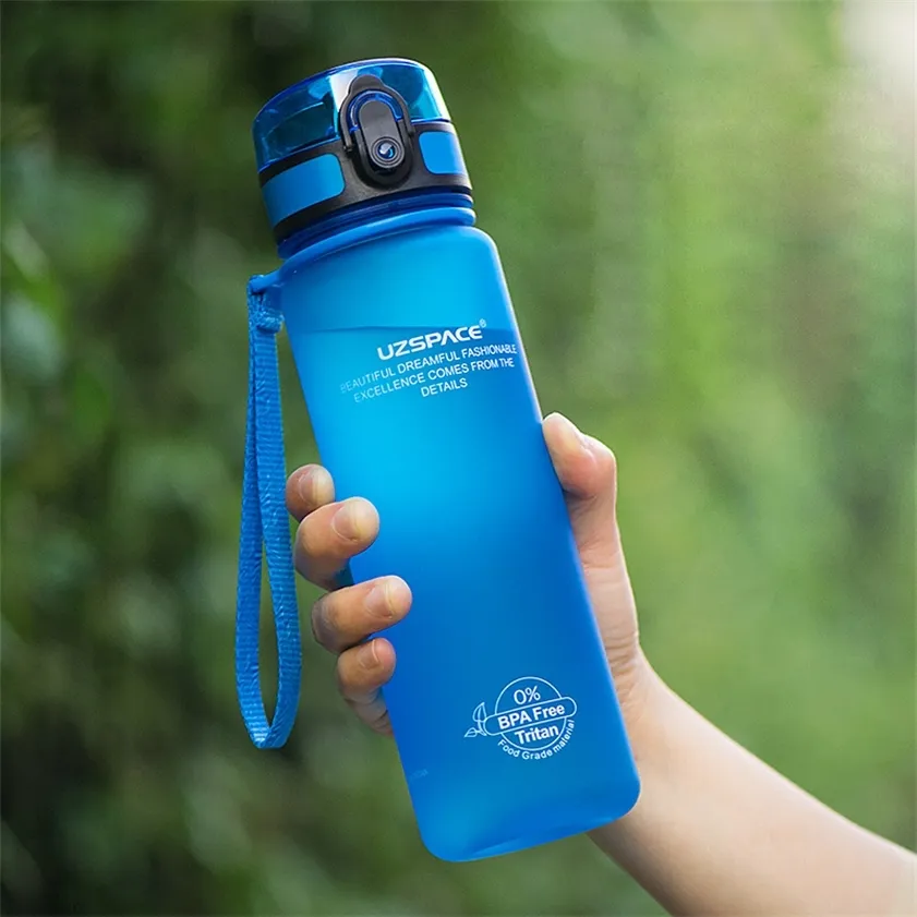Bouteilles d'eau UZSPACE anti-fuites pour boire un sport Tritan gratuit pour les entraînements de camping, la salle de sport et les activités de plein air 220217
