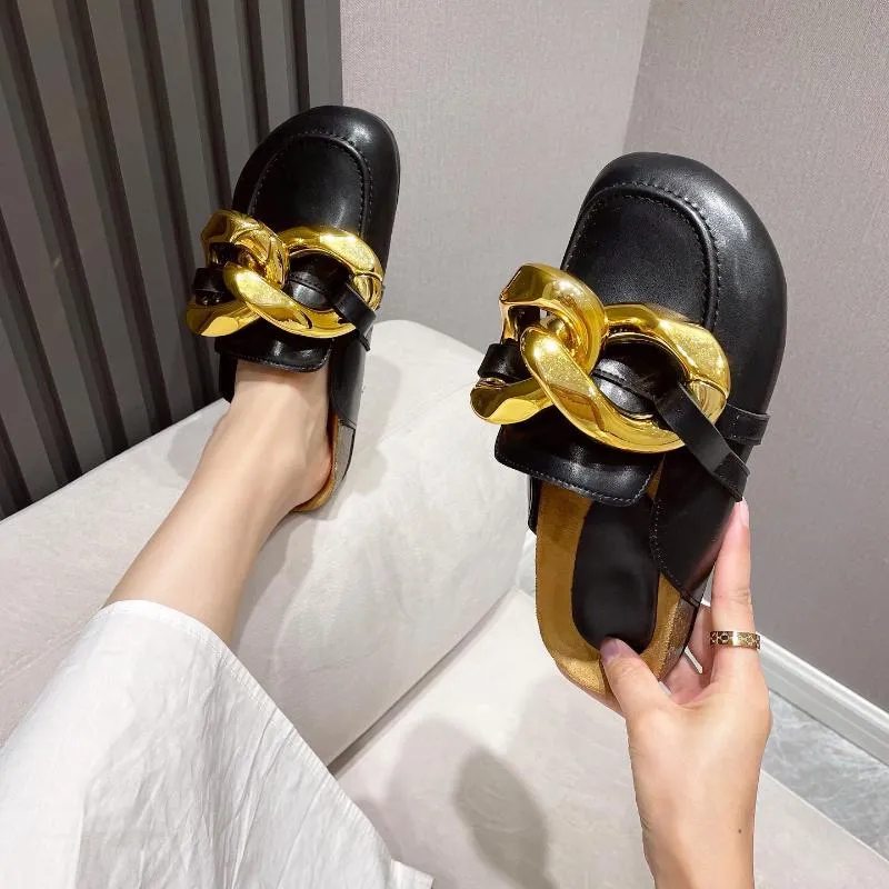 Slippels platte hak casual glijbanen flip flop zomerontwerp vrouwen slipper mode grote gouden ketting sandalen schoenen rond teen slip op muildieren